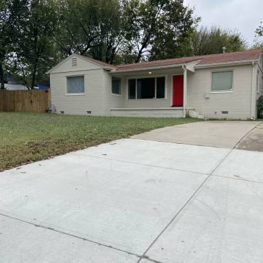 Main picture of 3306 E Easton St