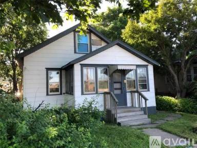 Main picture of 1098 11th Ave SE