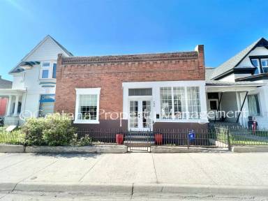 Main picture of 838 W Park St