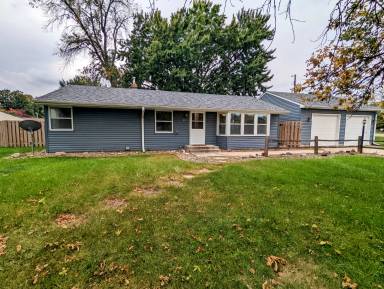 Main picture of 3831 McKnight Rd N
