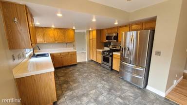 Main picture of 8502 Silver Shores Dr