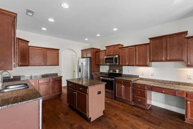 Main picture of 260 Cuddy Ct