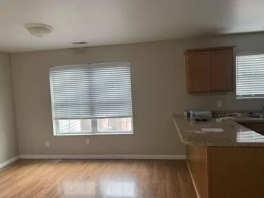 Main picture of 206 S Springfield St