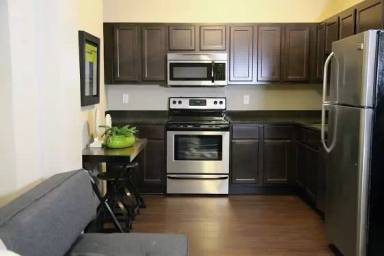 Main picture of 411 Brady St