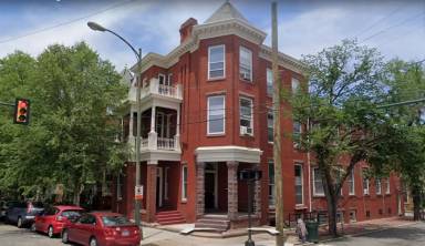 Main picture of 1000 Park Ave