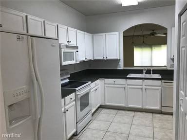 Main picture of 1208 SW 48th Ter