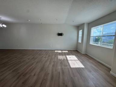 Main picture of 894 Petra Hts