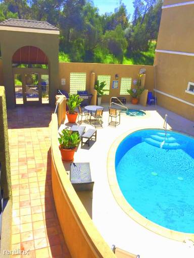 Main picture of 22859 Del Valle St