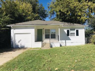 Main picture of 3209 NE 14th St