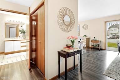 Main picture of 4232 Wintergreen Cir