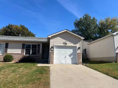 Main picture of 83 Amherst Dr
