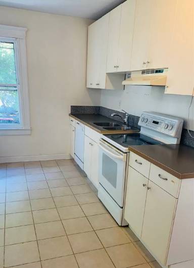 Main picture of 17 Perkins St