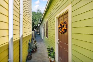 Main picture of 3931 Annunciation St.