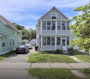 Main picture of 2126 Grand St NE