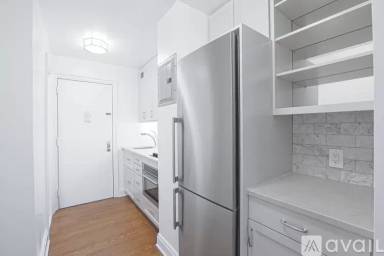 Main picture of 304 E 44th St