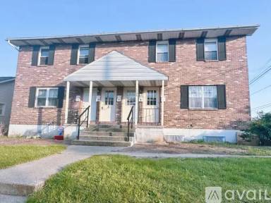 Main picture of 1738 W Cedar St