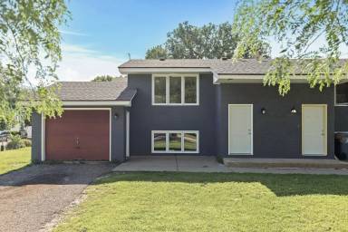 Main picture of 2404 Taylor St NE