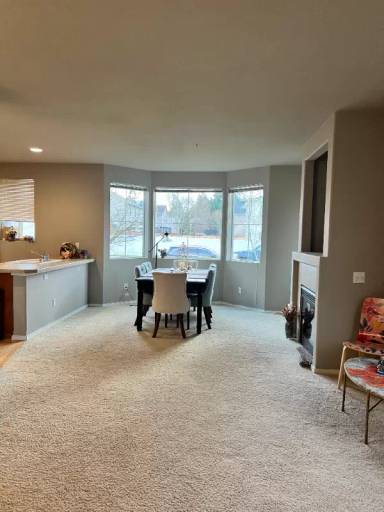 Main picture of 2370 Simmons St