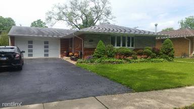 Main picture of 590 Clayton Ln