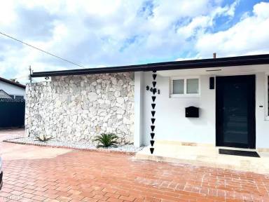 Main picture of 9461 SW 51st Ter