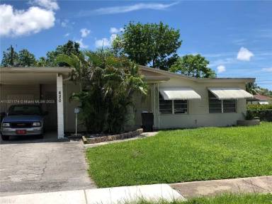 Main picture of 620 SW 30th Ave