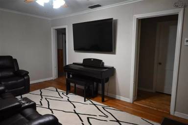 Main picture of 1606 Bland St