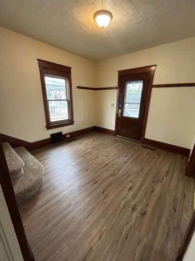 Main picture of 587 N Courtland St
