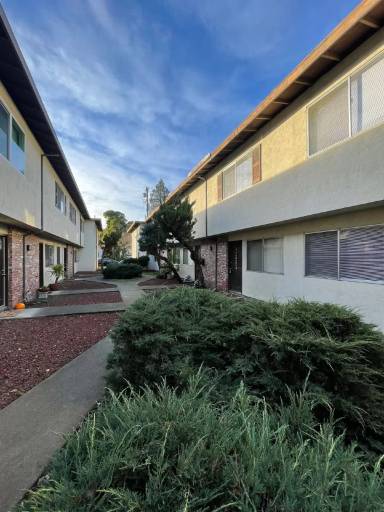 Main picture of 1112 Orchard St