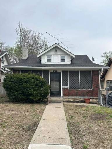 Main picture of 5831 Euclid Ave