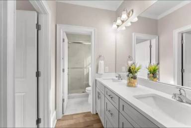Main picture of 520 Washington St NW