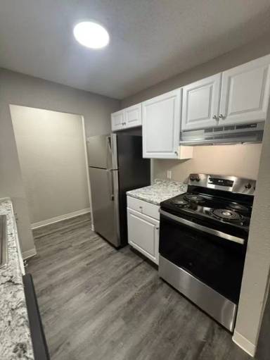 Main picture of 2701 S Emporia St