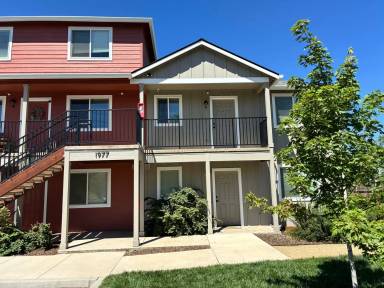 Main picture of 1977 Skypark Dr