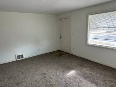 Main picture of 2524 W Wellesley Ave