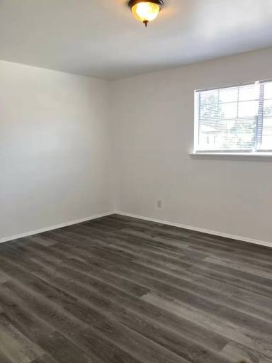 Main picture of 628 Elaine St