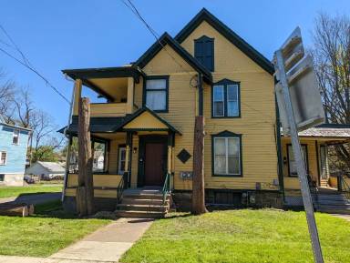 Main picture of 633 W Water St