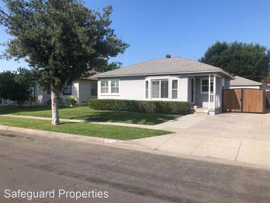 Main picture of 4761 N Bellflower Blvd