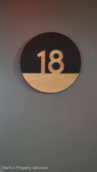 Main picture of 475 W Grand Ave