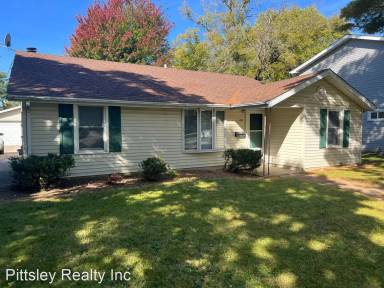 Main picture of 907 Seaman Ave