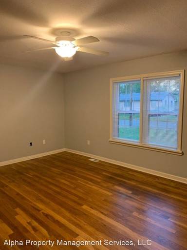 Main picture of 712 S Olive St