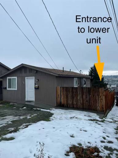 Main picture of 1121 Monitor St