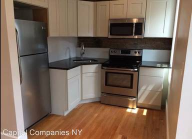 Main picture of 35 Spring St