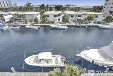 Main picture of Cristal Shores Condo