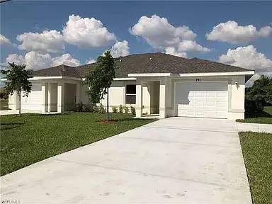 Main picture of 723 SW 40th Ter