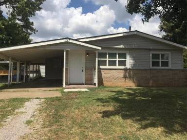 Main picture of 105 W Chestnut