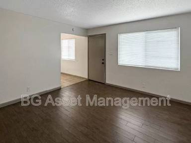 Main picture of 922 Carlson Blvd