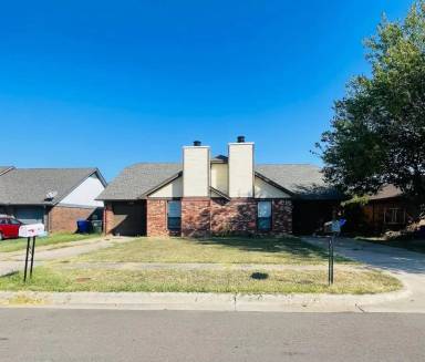Main picture of 211 Skylark Ct