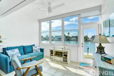 Main picture of 5555 Gulf Blvd
