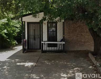 Main picture of 324 S San Eduardo Ave