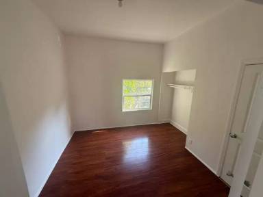 Main picture of 1522 1/2 W 29th St