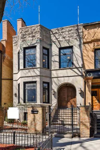Main picture of 550 W Oakdale Ave